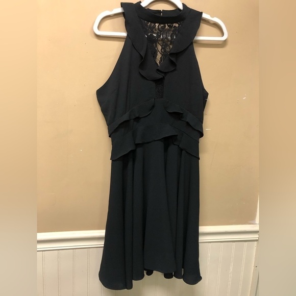 BB Dakota Black Sleeveless Ruffle Detail Dress Size 4 NWT - Picture 1 of 5